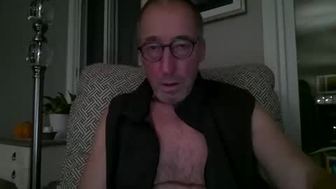 Caressluving online show from November 12, 2025, 3:18 am