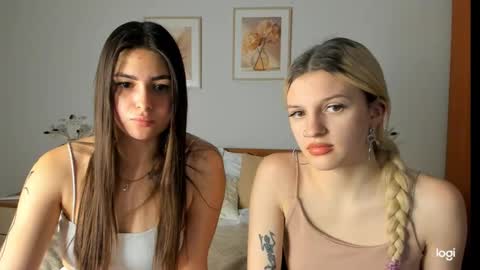 Snapshot of caressyourself chatting on January 13, 2025, 2:32 pm caressyourself online show from January 13, 2025, 2:32 pm