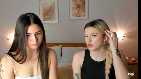 Snapshot of caressyourself chatting on January 16, 2025, 2:51 pm caressyourself online show from January 16, 2025, 2:51 pm