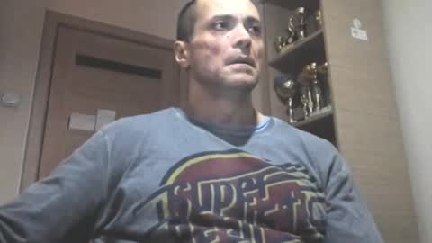 Laz online show from October 18, 2025, 8:42 pm