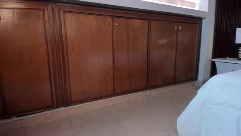 Carina online show from October 25, 2025, 1:51 pm