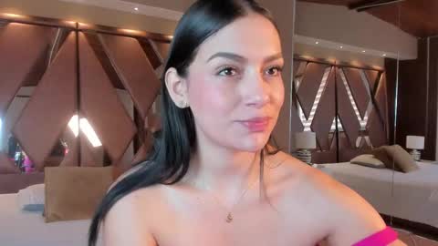 Carina online show from November 11, 2025, 12:38 pm