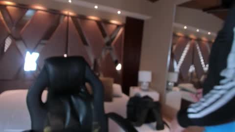 Carina online show from November 27, 2025, 11:56 am