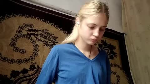 Snapshot of carissaalderson chatting on May 2, 2026, 3:55 am Kira online show from May 2, 2026, 3:55 am