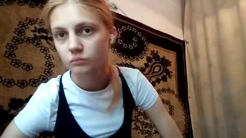 Snapshot of carissaalderson chatting on May 18, 2026, 4:07 am Kira online show from May 18, 2026, 4:07 am