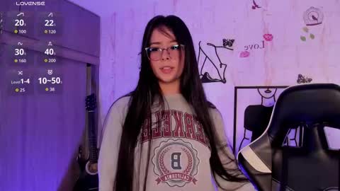 C A R O L I N A IG caroolina 19 online show from November 9, 2025, 8:07 pm