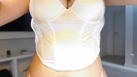 carla_secretary online show from December 29, 2024, 4:40 pm