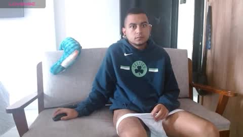 Snapshot of carlandelli1 chatting on February 16, 2026, 1:29 pm carlandelli1 online show from February 16, 2026, 1:29 pm