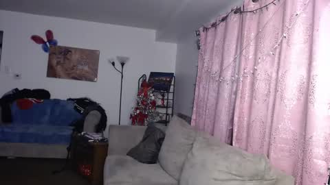 Snapshot of carliecreams chatting on January 8, 2025, 3:08 am Carlie online show from January 8, 2025, 3:08 am