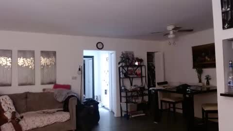 Carlie online show from December 15, 2025, 11:36 am