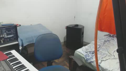 Snapshot of carlos2557 chatting on February 15, 2026, 3:36 am carlos online show from February 15, 2026, 3:36 am