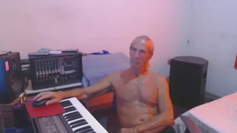 Snapshot of carlos2557 chatting on February 18, 2026, 11:28 am carlos online show from February 18, 2026, 11:28 am