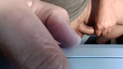 carlos770193 online show from April 10, 2026, 3:39 pm