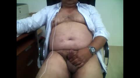 carlos8711 online show from February 27, 2025, 2:00 pm