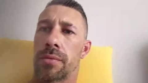 carlosrm440882 online show from April 28, 2026, 2:00 pm