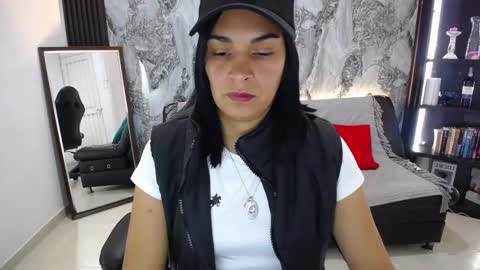 Carlota online show from October 19, 2025, 2:18 pm