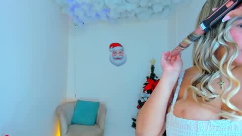 Snapshot of carlota_peach chatting on December 13, 2024, 4:16 pm Andrea online show from December 13, 2024, 4:16 pm