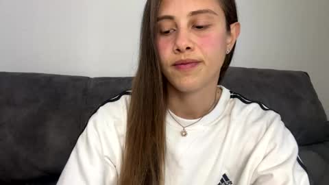 Snapshot of carlotta4you chatting on March 5, 2025, 5:50 pm Carlotta4you online show from March 5, 2025, 5:50 pm