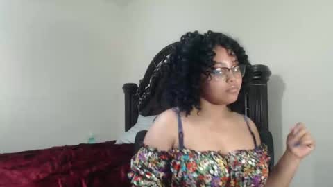 Snapshot of carmellovekisses chatting on November 22, 2025, 12:42 am CARAMEL xoxo online show from November 22, 2025, 12:42 am