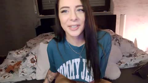 Snapshot of carmen_monroe chatting on March 10, 2025, 7:40 pm Luci online show from March 10, 2025, 7:40 pm