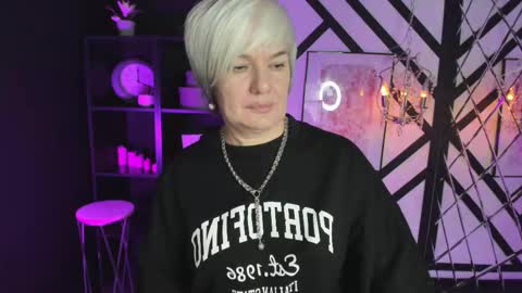 Carmen online show from November 10, 2025, 8:52 pm