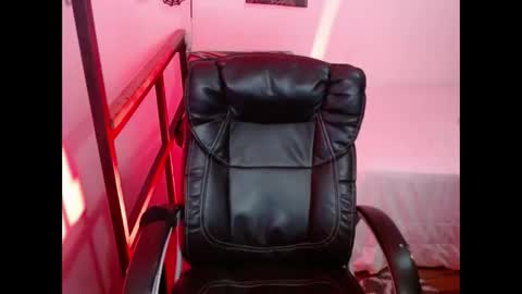 Snapshot of carmillaross chatting on January 3, 2025, 11:35 am CARMILLA ROSS online show from January 3, 2025, 11:35 am