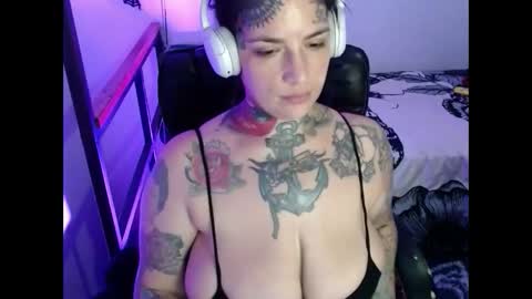 Snapshot of carmillaross chatting on February 8, 2025, 4:25 am CARMILLA ROSS online show from February 8, 2025, 4:25 am