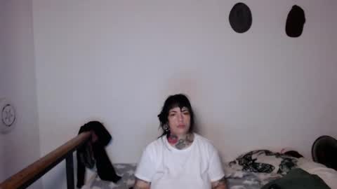 Snapshot of carmillaross chatting on December 2, 2025, 11:26 am CARMILLA ROSS online show from December 2, 2025, 11:26 am