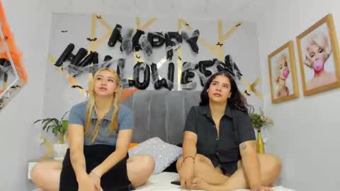 Snapshot of caro_danna chatting on October 9, 2025, 11:52 am Caroline online show from October 9, 2025, 11:52 am