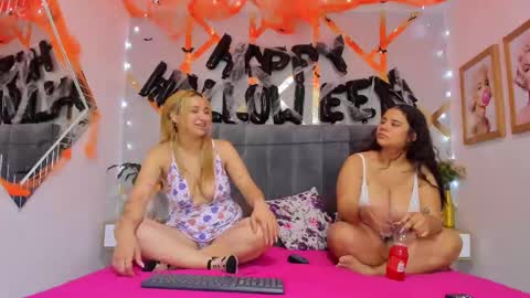 Snapshot of caro_danna chatting on October 27, 2025, 12:09 pm Caroline online show from October 27, 2025, 12:09 pm