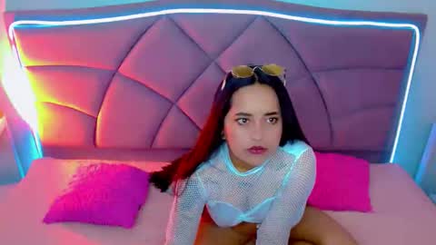 Carolaine01 online show from November 13, 2025, 3:00 pm