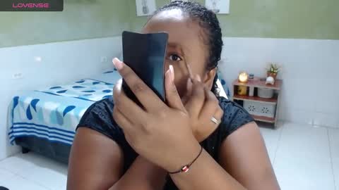 Snapshot of caroldelatorre chatting on March 12, 2025, 12:36 pm Carol de la torre online show from March 12, 2025, 12:36 pm