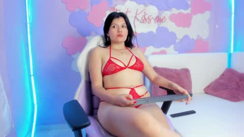 Snapshot of carolina_latinlady chatting on January 15, 2025, 12:15 pm Carolina online show from January 15, 2025, 12:15 pm