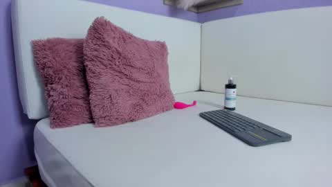 Snapshot of carolina_latinlady chatting on March 12, 2025, 11:33 pm Carolina online show from March 12, 2025, 11:33 pm