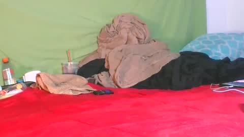 carolinayungin96 online show from September 17, 2025, 7:04 pm