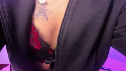 caroline 3 online show from April 9, 2026, 6:19 am