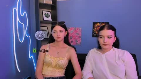 Snapshot of caroline_honeyy chatting on May 21, 2026, 10:55 am Caroline online show from May 21, 2026, 10:55 am