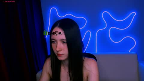 Snapshot of caroline_honeyy chatting on June 28, 2026, 7:09 pm Caroline online show from June 28, 2026, 7:09 pm