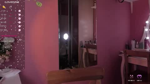 Caro online show from November 25, 2025, 7:58 pm