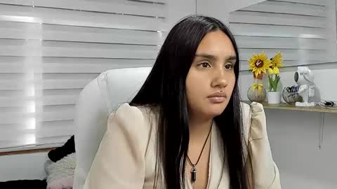 caroline_rodriguez_9 online show from March 30, 2026, 7:15 pm