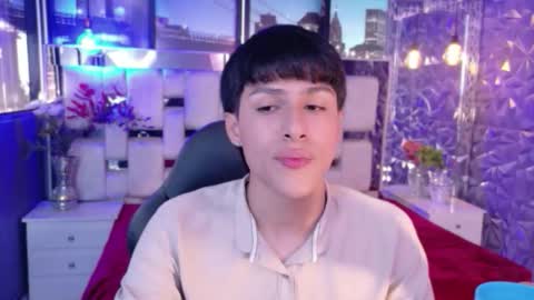 carolinejesh online show from March 1, 2026, 8:00 pm