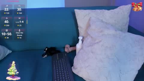 Snapshot of carolinemiller1 chatting on December 20, 2025, 8:16 pm Caro online show from December 20, 2025, 8:16 pm