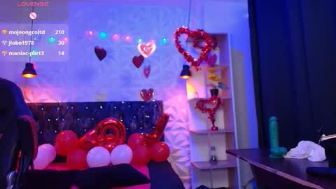 Caroline Scoth online show from February 20, 2025, 10:04 pm