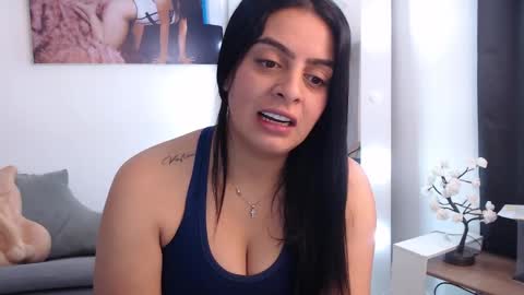 Snapshot of carolmunoz chatting on December 17, 2024, 5:15 pm Carolina online show from December 17, 2024, 5:15 pm