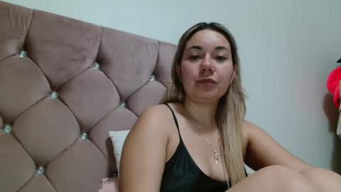 Snapshot of caroo0615 chatting on October 11, 2025, 7:40 am caroo0615 online show from October 11, 2025, 7:40 am