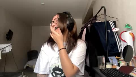 Snapshot of carrollaforte chatting on November 28, 2025, 5:10 am Emilia online show from November 28, 2025, 5:10 am