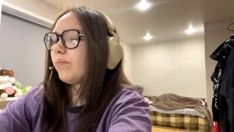 Snapshot of carrollaforte chatting on December 20, 2025, 3:35 am Emilia online show from December 20, 2025, 3:35 am