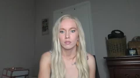 Snapshot of caseygirl6879 chatting on October 30, 2025, 11:27 pm Casey Lakes online show from October 30, 2025, 11:27 pm