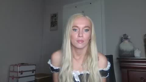 Snapshot of caseygirl6879 chatting on November 5, 2025, 11:49 pm Casey Lakes online show from November 5, 2025, 11:49 pm