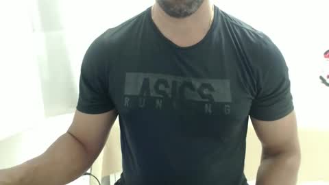 Snapshot of cashmastermuscle77 chatting on January 16, 2026, 1:53 am cashmastermuscle77 online show from January 16, 2026, 1:53 am